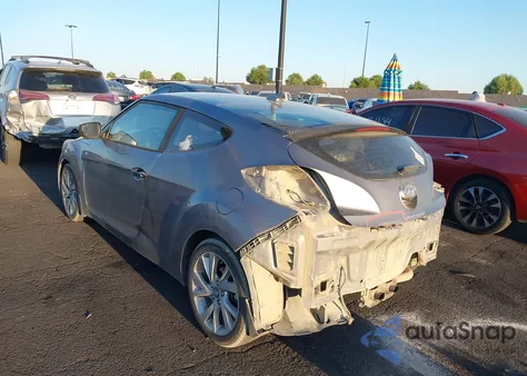 2016 Hyundai Veloster z USA, uszkodzony, nr VIN KMHTC6AD4GU293442